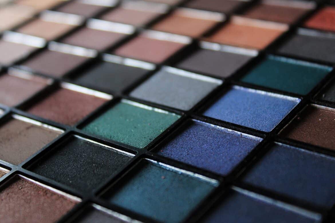Tendances maquillage : maîtriser le look &lsquo;no make-up&rsquo; en quelques étapes