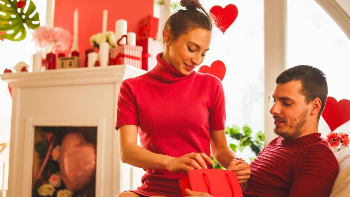 Idées de cadeaux personnalisés pour couples : offrez de l’unique et du significatif