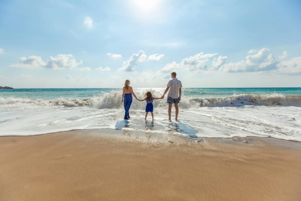 Partir loin et pas cher en famille : est-ce possible ?