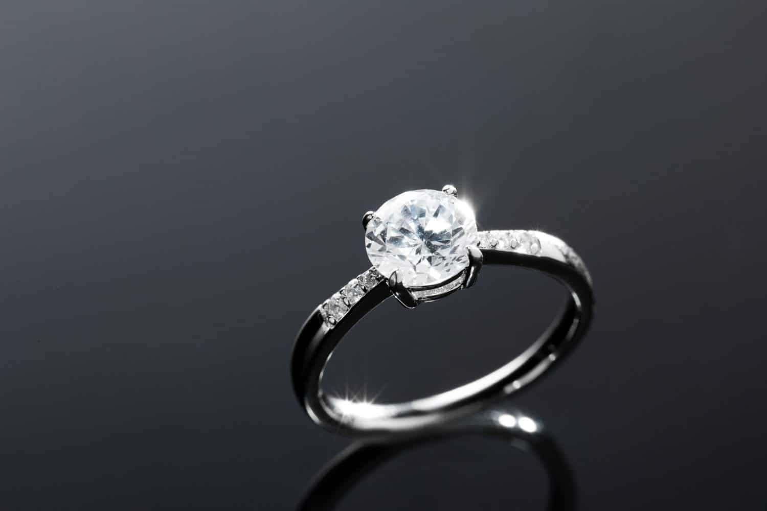 Le solitaire diamant, symbole absolu de l&rsquo;engagement et du raffinement
