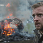 Antoine Dupont t&eacute;moin de la destruction en cendres du troph&eacute;e du Tournoi des Six Nations apr&egrave;s un dramatique accident