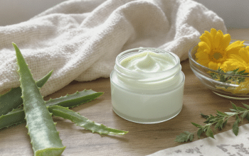 Cr&egrave;me cicatrisante et soins naturels : conseils pour une r&eacute;g&eacute;n&eacute;ration efficace