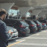 Chercher une voiture de location depuis l&rsquo;a&eacute;roport de Naples : guide pratique pour bien choisir