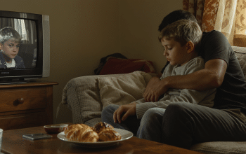 T&eacute;l&eacute;, viennoiseries et tendres c&acirc;lins : comment une enfance luxembourgeoise a nourri la passion de St&eacute;phane Bern pour les familles royales