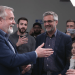 Bigflo surprend TF1, la production de la Star Academy et Nikos Aliagas en affichant son soutien aux jeunes manifestants